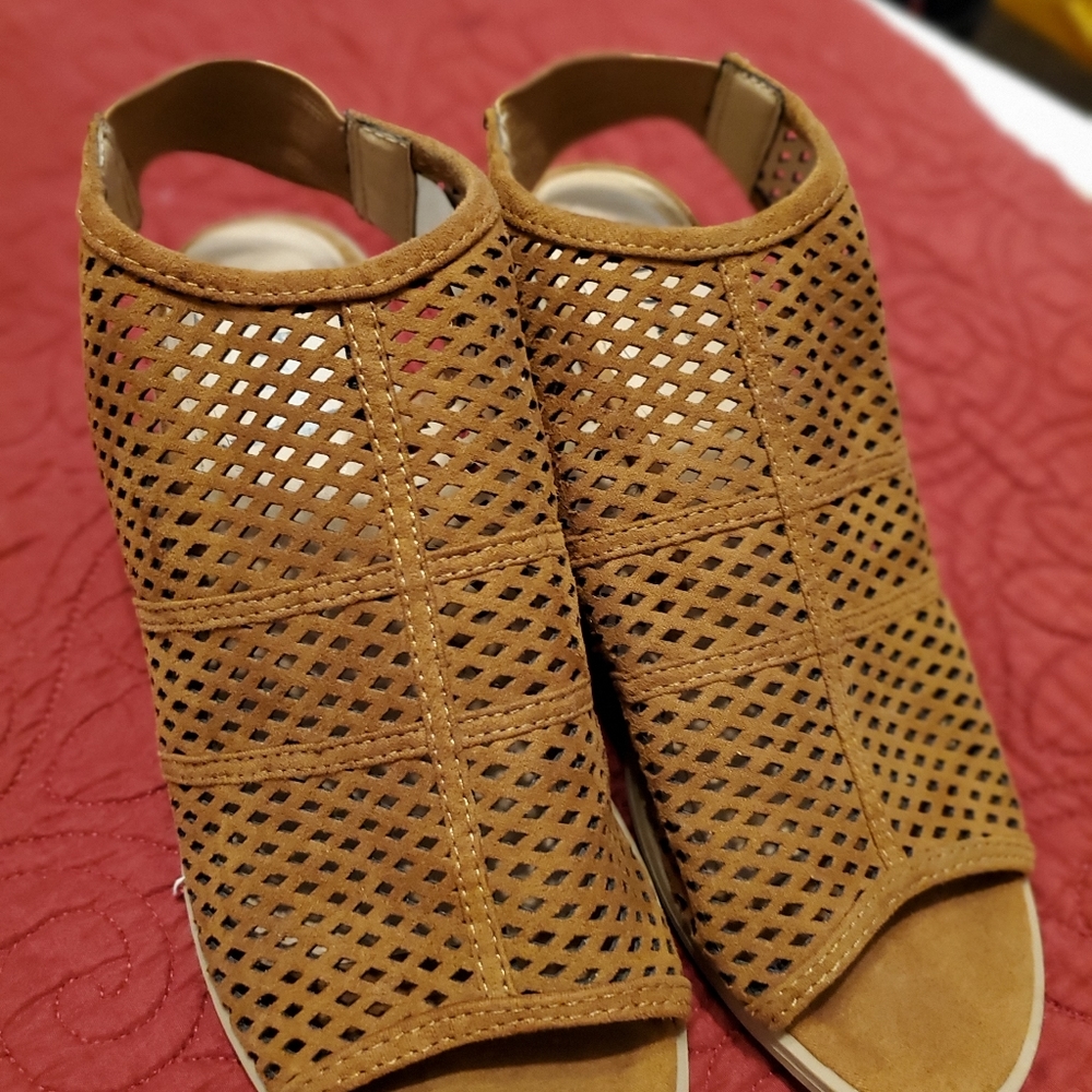 Diba Beige Slid on Heels - Picture 2 of 5